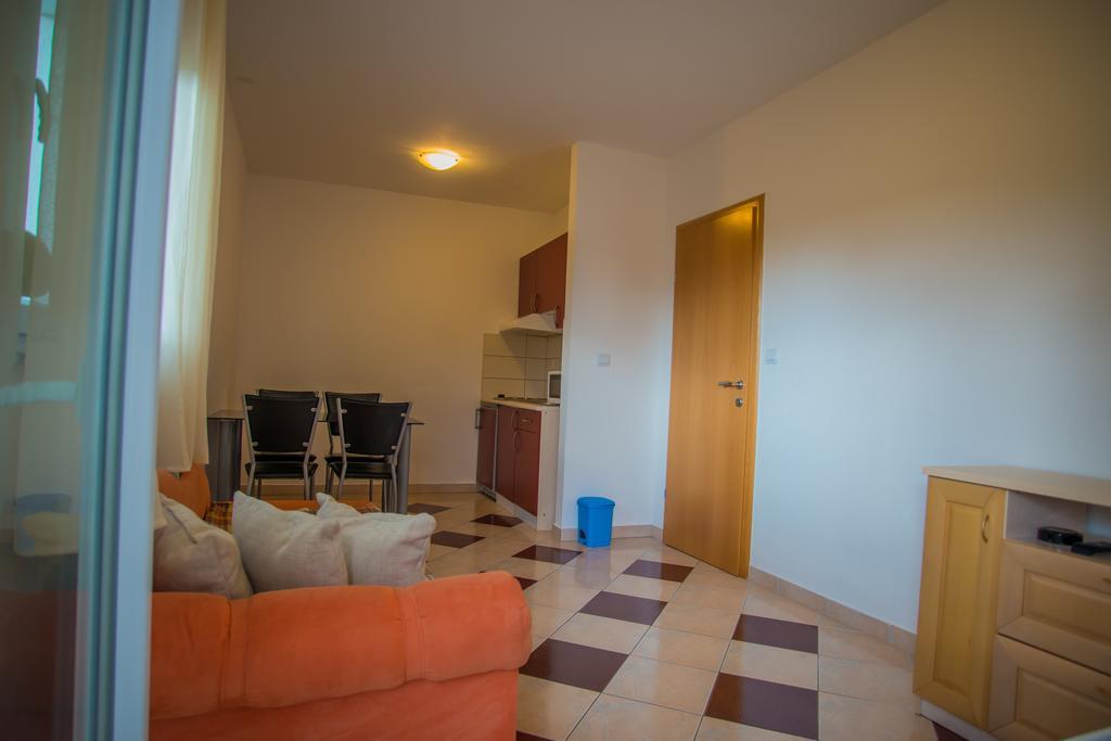 Apartments Nina Promajna Exterior photo